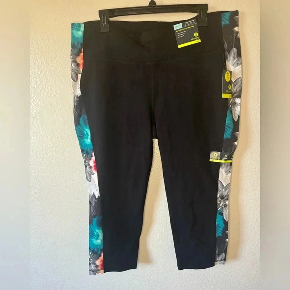 Xersion Capri Studio Leggings - Picture 1 of 8